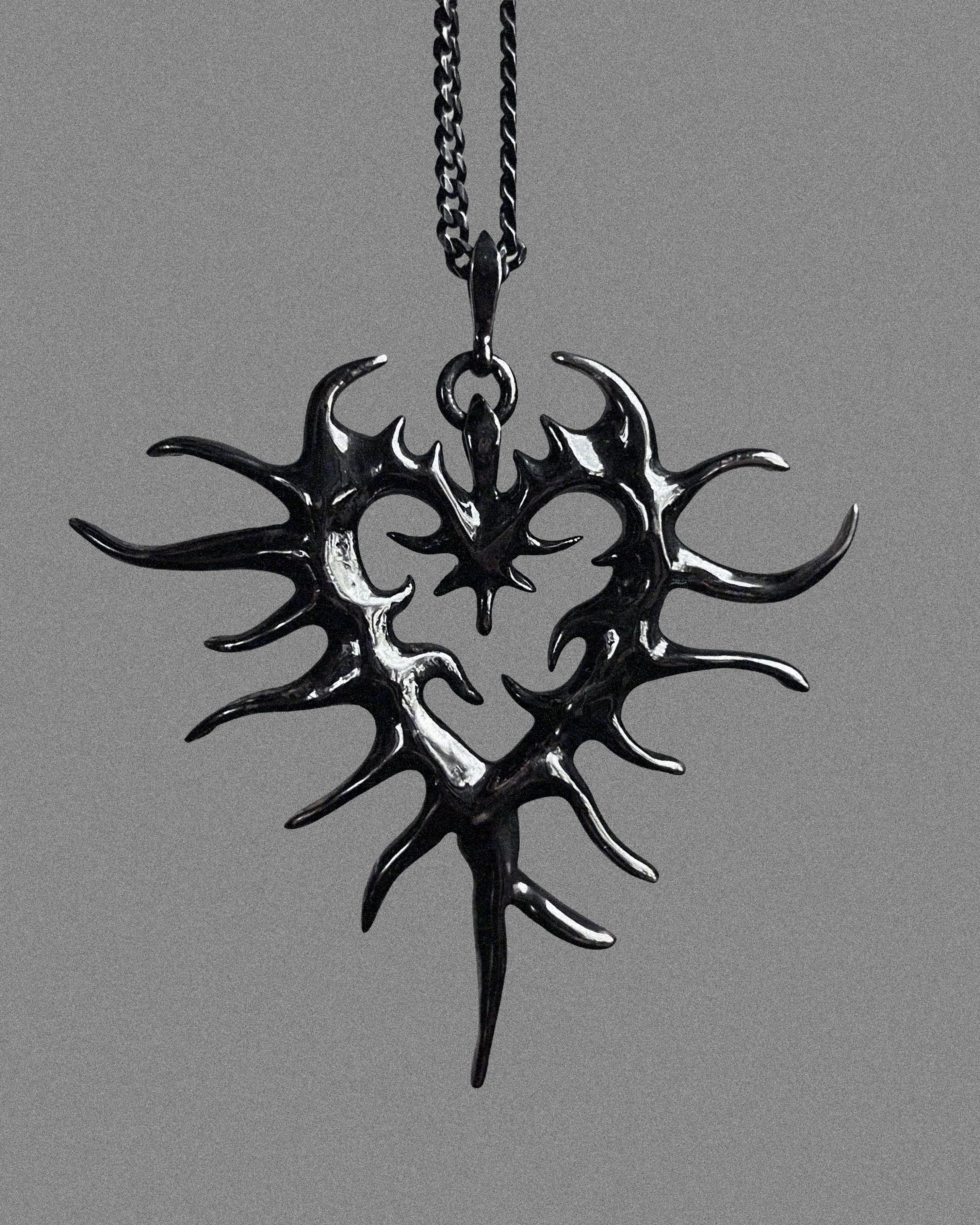 Thorn Heart | Necklace with boil