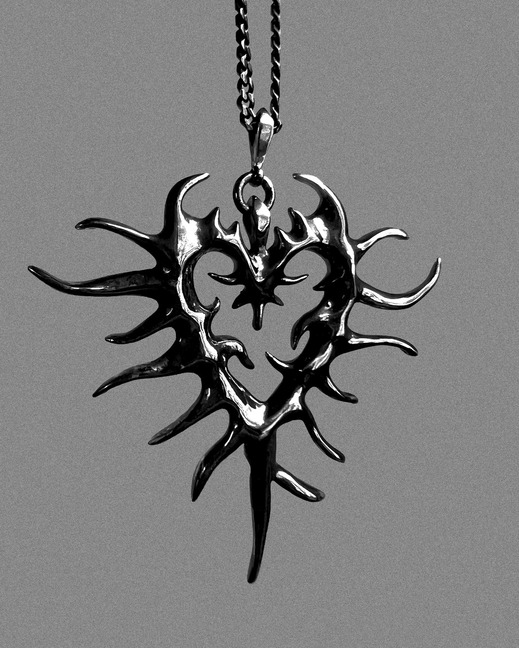 Thorn Heart | Necklace with boil